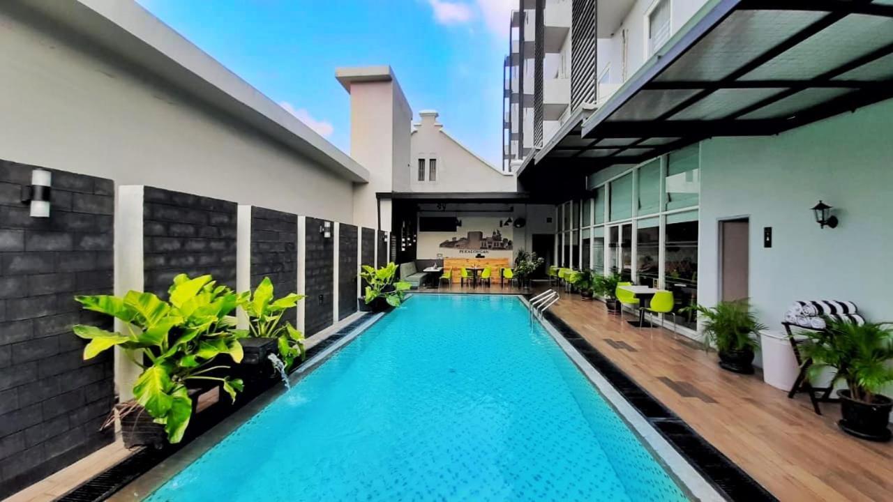 Khas Hotel Pekalongan Exterior photo
